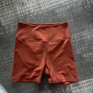 Girlfriend Collective Biker Shorts 4.75” inseam size M brown